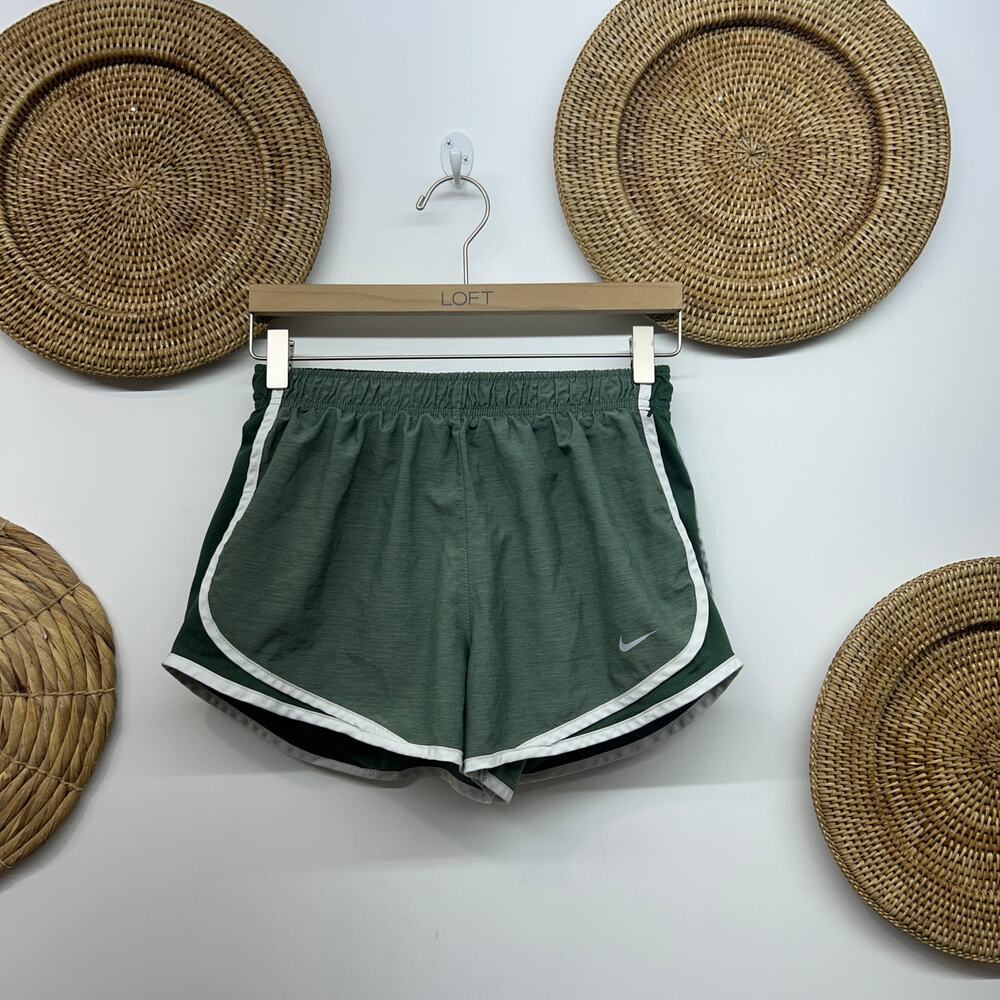 Nike Green Running Shorts Medium Lined Athletic Workout Activewear Athleisure
